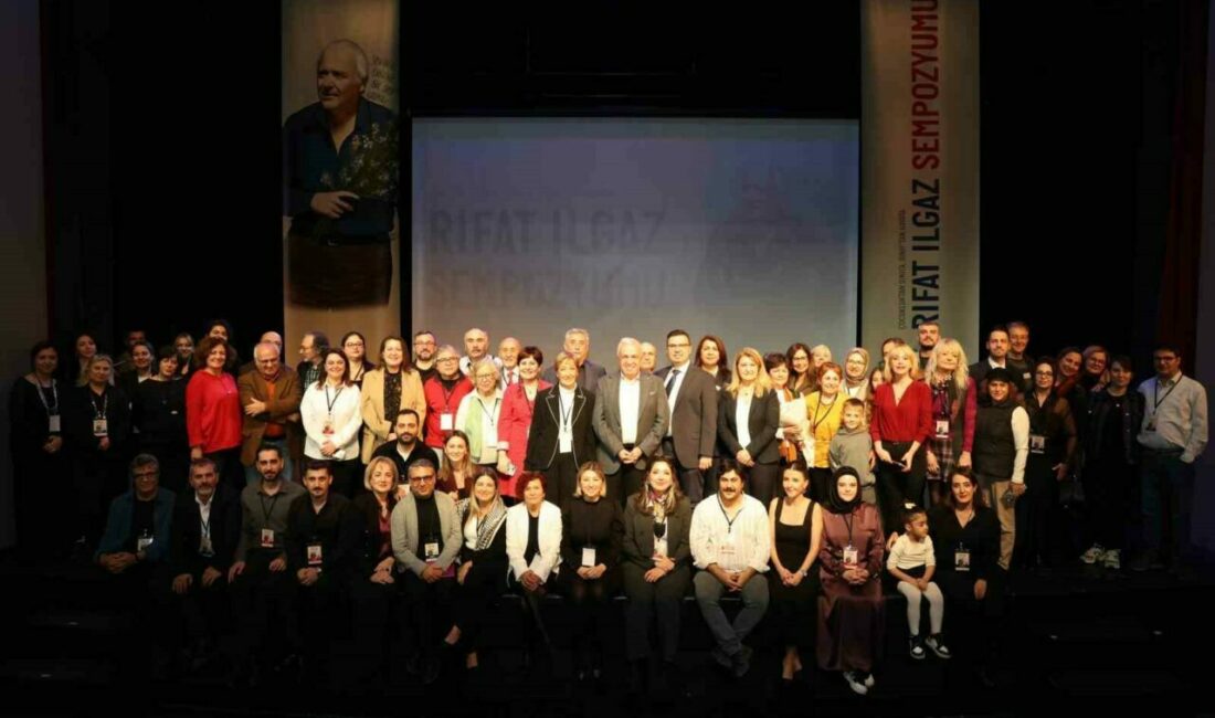 Rıfat Ilgaz’a saygı duruşu, sempozyum ve ödül töreniyle taçlandı Nilüfer Belediyesi’nin 2025 Yılın Yazarı olarak belirlediği usta edebiyatçı Rıfat