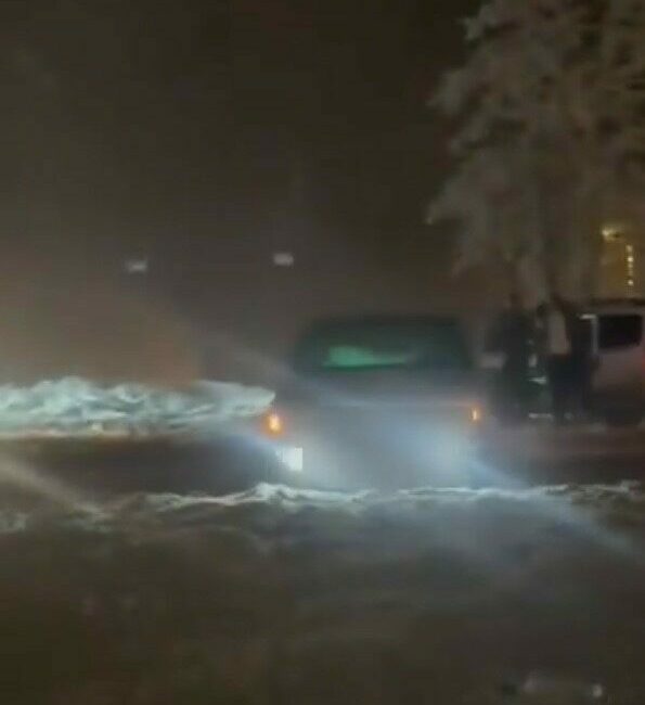 Uludağ’da drift pahalıya patladı: Jandarma tespit ettiği araçları trafikten men etti Bursa’da Uludağ Oteller Bölgesi’nde otomobiliyle drift atan bir sürücüye 46