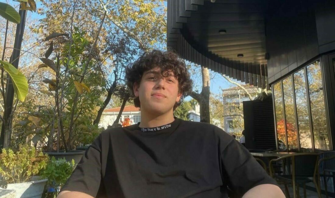 Üniversite öğrencisinden acı haber Bursa’da yağmur sonrası kayganlaşan yolda motosikletiyle seyrederken kaza yapan üniversite