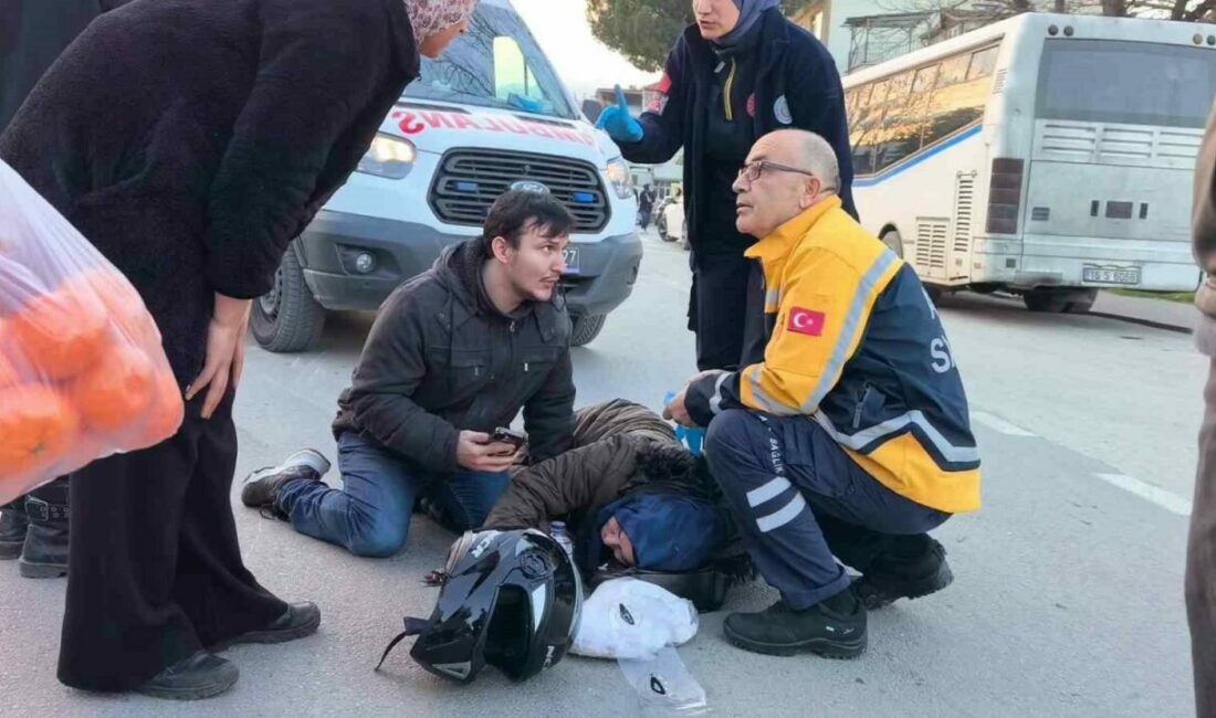 Bursa’nın İnegöl ilçesinde iki motosikletin çarpışması sonucu 4 kişi yaralandı.