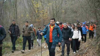 Bursa’nın Yenişehir ilçesinde 12 kilometrelik doğa yürüyüşü, doğaseverlerin ve öğrencilerin
