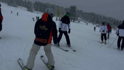 Türkiye’de kış turizminin önemli merkezlerinden Uludağ’da oteller yılbaşı hazırlıklarını tamamlarken,