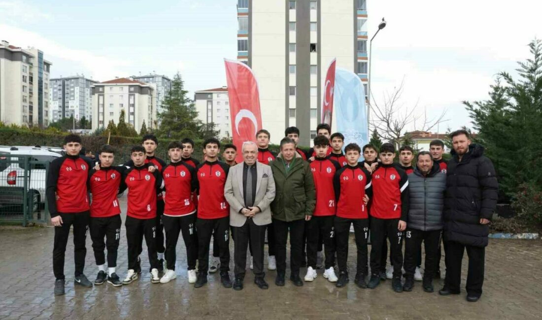 Bursa’da “Şadi Başkan Mahallende Söz Sende” programı kapsamında Kızılcıklı Mahallesi’ni