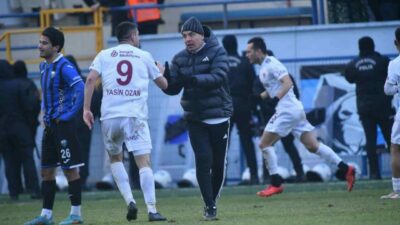 Sultan Su İnegölspor Teknik Direktörü İsmail Güldüren, deplasmanda Karacabey Belediyespor