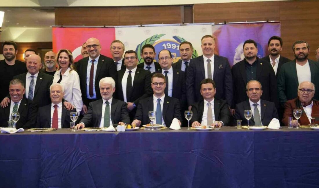 Bursa Fan Clup’te bayrak değişimi Bursa’nın ilk şehir sevdalıları derneği olma özelliğini taşıyan Bursa Fan