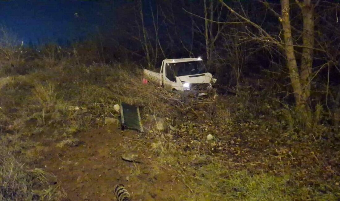 Bursa’da gece saatlerinde meydana gelen trafik kazasında, kontrolden çıkan bir