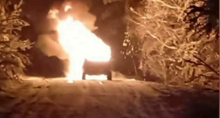 Bursa’nın İnegöl ilçesinde seyir halinde olan cip alev alev yandı.