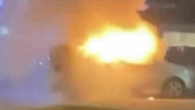 Bursa’nın Osmangazi ilçesine bağlı Soğanlı Mahallesi’nde akşam saatlerinde park halindeki