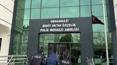 Bursa’nın Orhangazi ilçesinde aranan şahıslara yönelik polis ekiplerince düzenlenen operasyonlarda,
