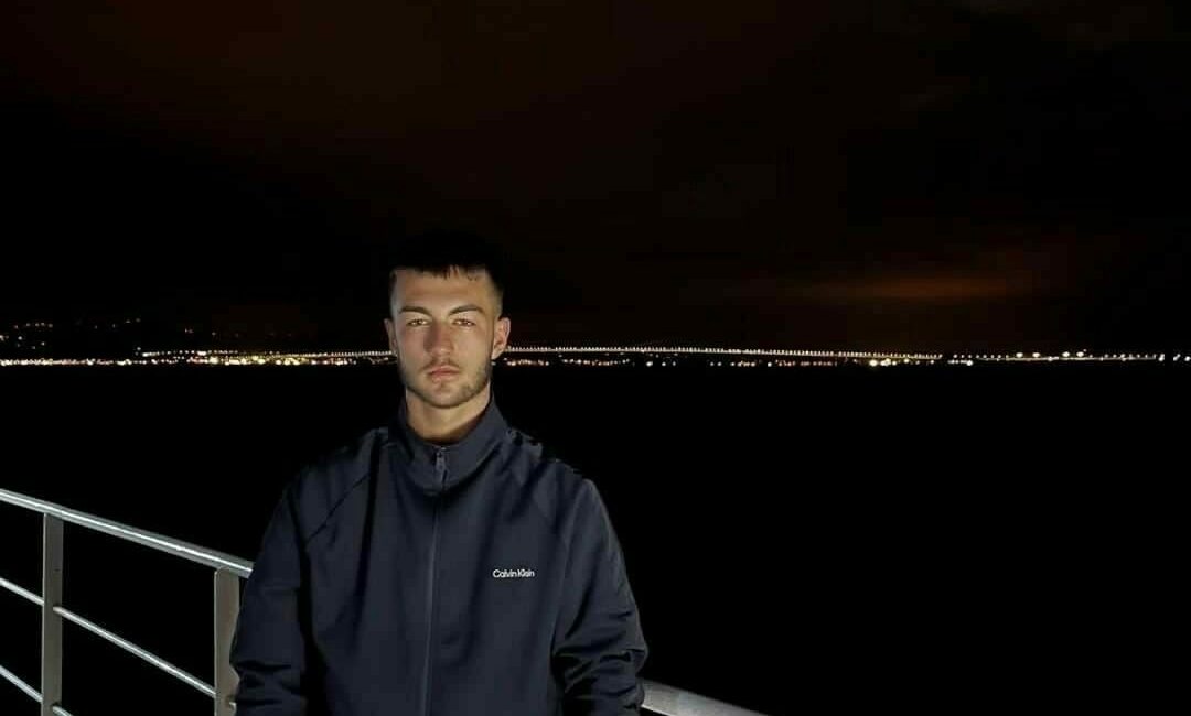 Bursa’da babasını kurtarmaya çalışırken metan gazından zehirlenen Efe hayatını kaybetti Bursa’nın Mudanya ilçesinde bağ evinde bulunan kuyuda temizlik yaptığı sırada