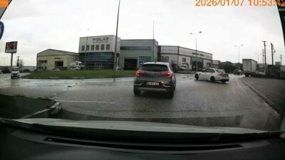 Bursa’nın Nilüfer ilçesinde cadde ortasında drift atan sürücü, araç satıldığı