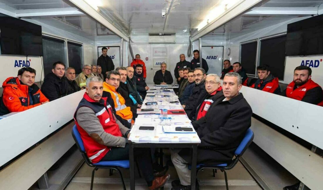 Bursa’da deprem tatbikatı gerçeğini aratmadı Bursa’da deprem senaryolu tatbikat gerçeğini aratmadı. Tatbikat, Afet ve Acil