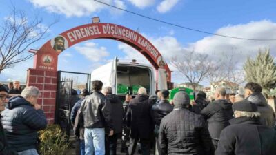 Bursa’nın İnegöl ilçesinde meydana gelen kazada kontrolden çıkıp ağaca çarpan