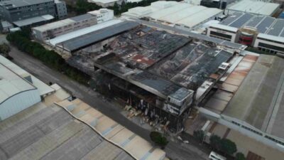 Bursa’da gece saatlerinde alevler teslim olan kimyasal kaplama fabrikası sabahın