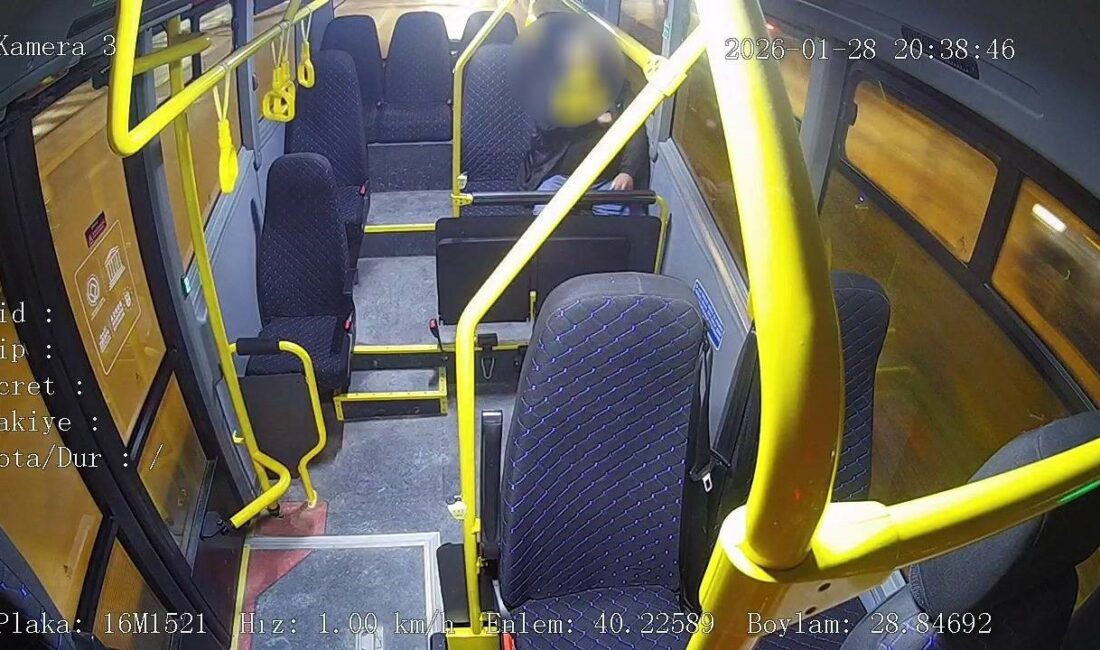 Bursa’da şehir içi halk otobüsünde kalp krizi geçiren bir yolcu,