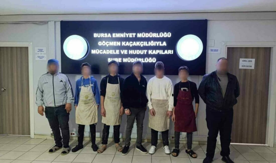 Bursa’da kaçak işçi operasyonu: 5’i çocuk 5 yabancı uyruklu şahıs yakalandı Bursa Emniyet Müdürlüğü ekipleri, Osmangazi ilçesinde faaliyet gösteren bir iş