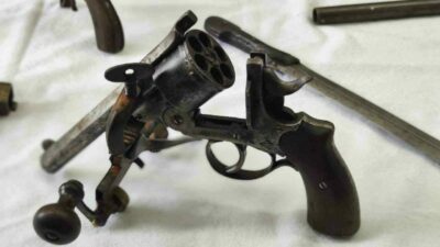 Bursa’nın Osmangazi ilçesinde jandarma tarafından düzenlenen operasyonda, çok sayıda tarihi