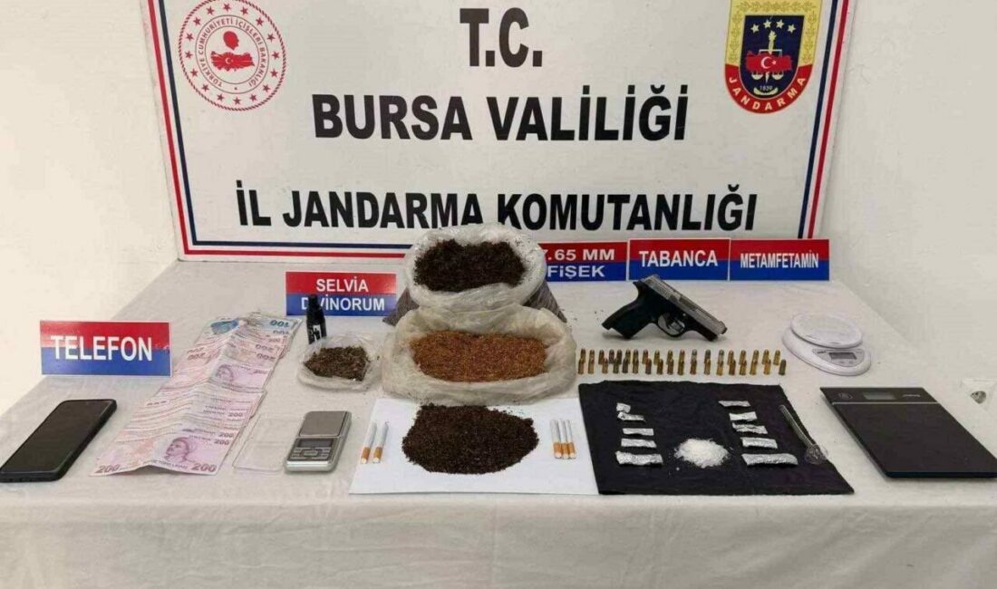 Bursa’da uyuşturucu operasyonu: Çok miktarda madde ele geçirildi Bursa’nın Yıldırım ilçesinde jandarma ekiplerince düzenlenen operasyonda, çok miktarda uyuşturucu