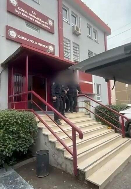 Bursa’nın Gürsu ilçesinde polis ekiplerince uyuşturucu ticareti yaptığı tespit edilen