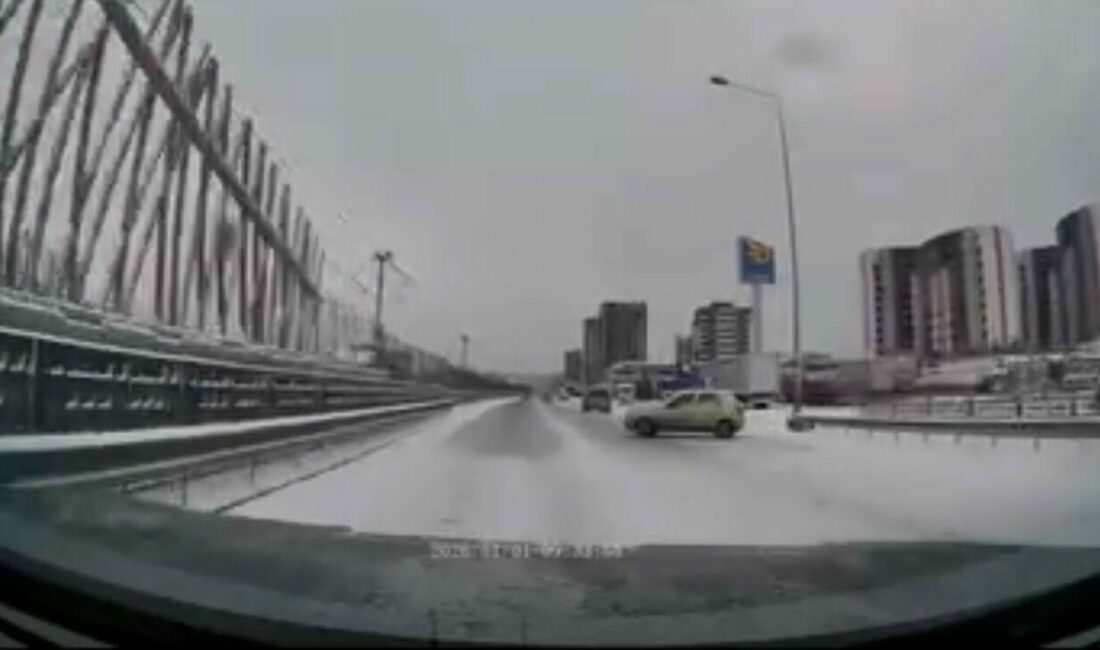 Bursa’da yoğun kar yağışı kazaları beraberinde getirdi Bursa’da etkili olan yoğun kar yağışı ve buzlanma nedeniyle şehir