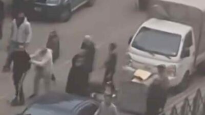 Bursa’da cadde ortasında çıkan kavga sonrası ortalık savaş alanına döndü.