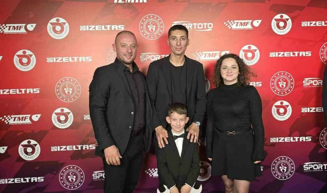 Bursa’nın Mudanya ilçesinden yaşayan mini motokros sporcusu Poyraz Kalender, Türkiye