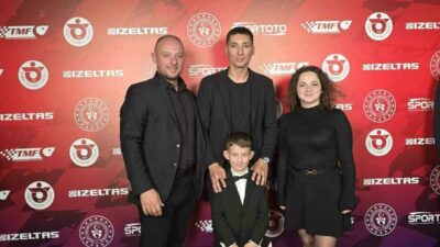 Bursa’nın Mudanya ilçesinden yaşayan mini motokros sporcusu Poyraz Kalender, Türkiye