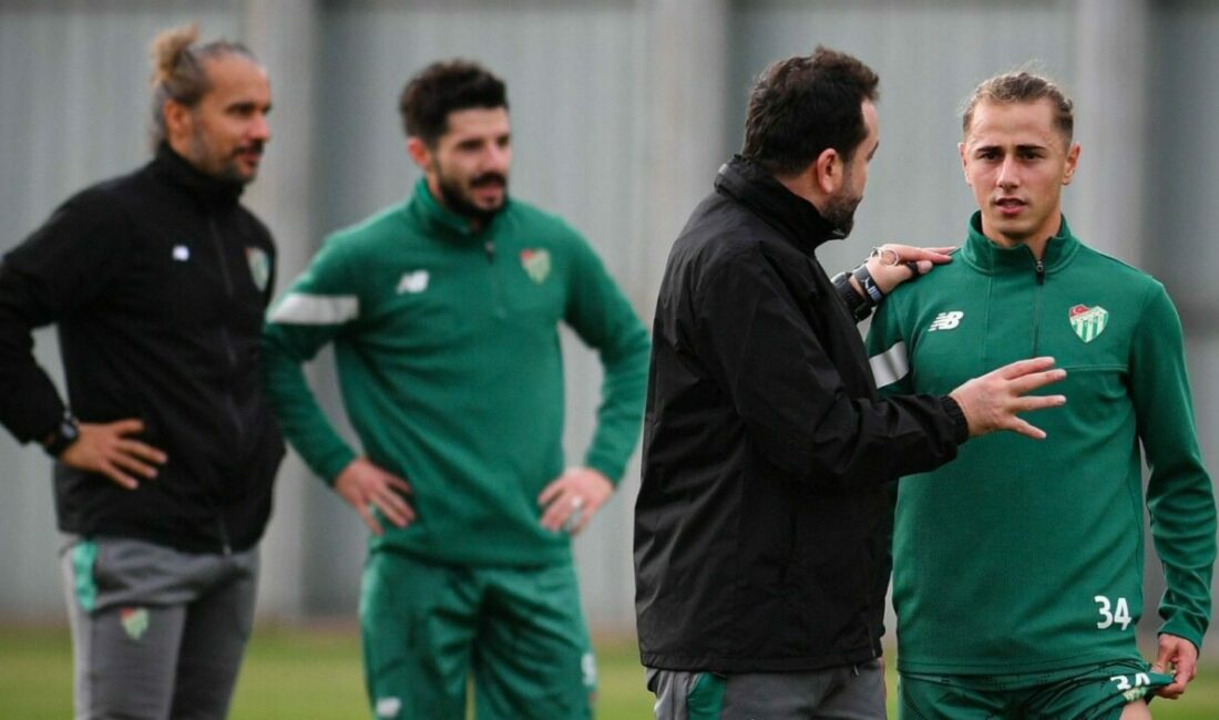 Bursaspor, TFF 2. Lig’in 21. haftasında deplasmanda oynayacağı Arnavutköy Belediyespor