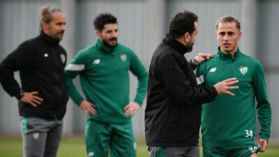 Bursaspor, TFF 2. Lig’in 21. haftasında deplasmanda oynayacağı Arnavutköy Belediyespor