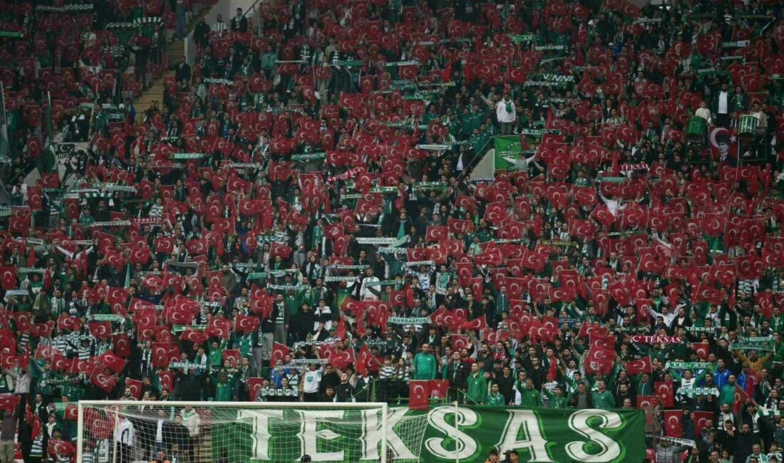Bursa Büyükşehir Belediyesi, milli birlik ve beraberlik ruhunu tribünlere taşıdı.