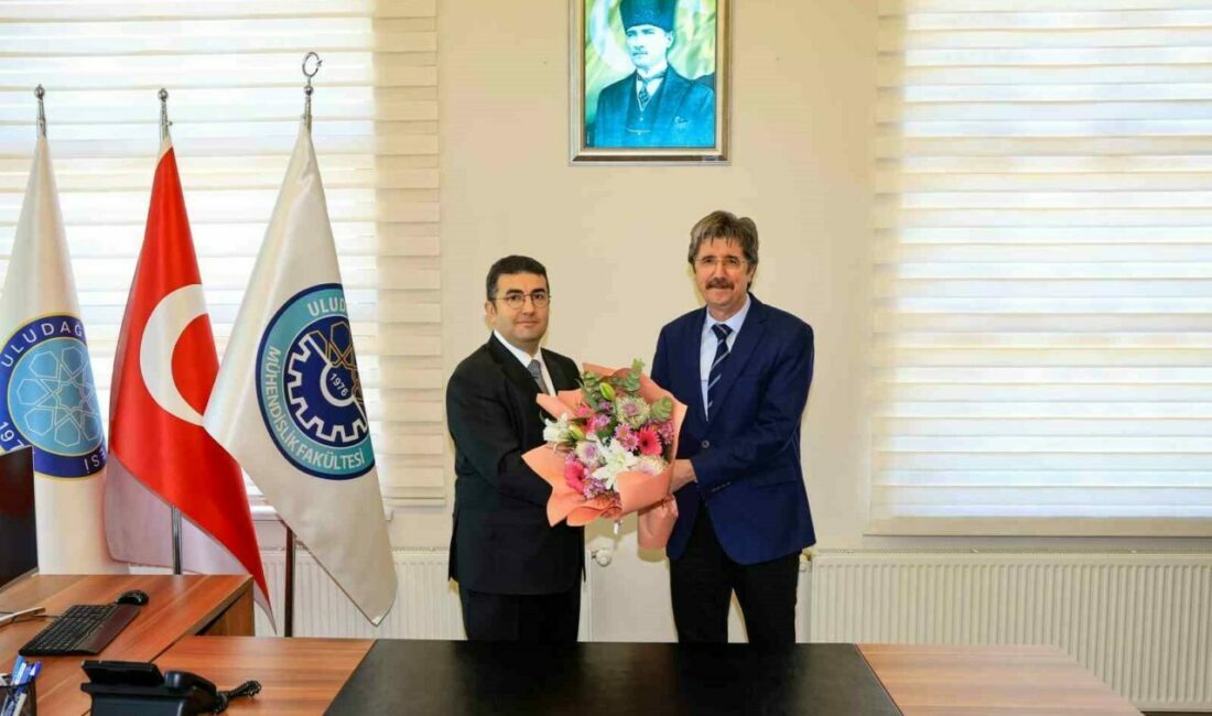 Bursa Uludağ Üniversitesi (BUÜ) Mühendislik Fakültesinde bayrak değişimi yaşandı. Üniversitenin