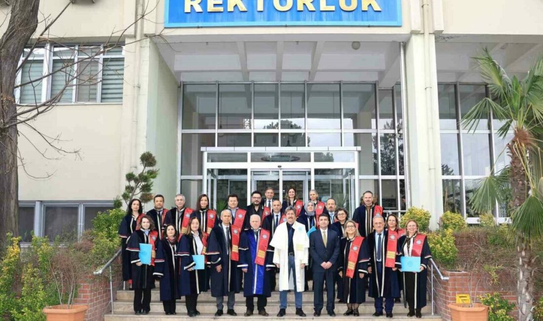 BUÜ’de profesörlük belgeleri törenle takdim edildi Bursa Uludağ Üniversitesinde (BUÜ) akademik yükselme gösteren öğretim üyeleri için