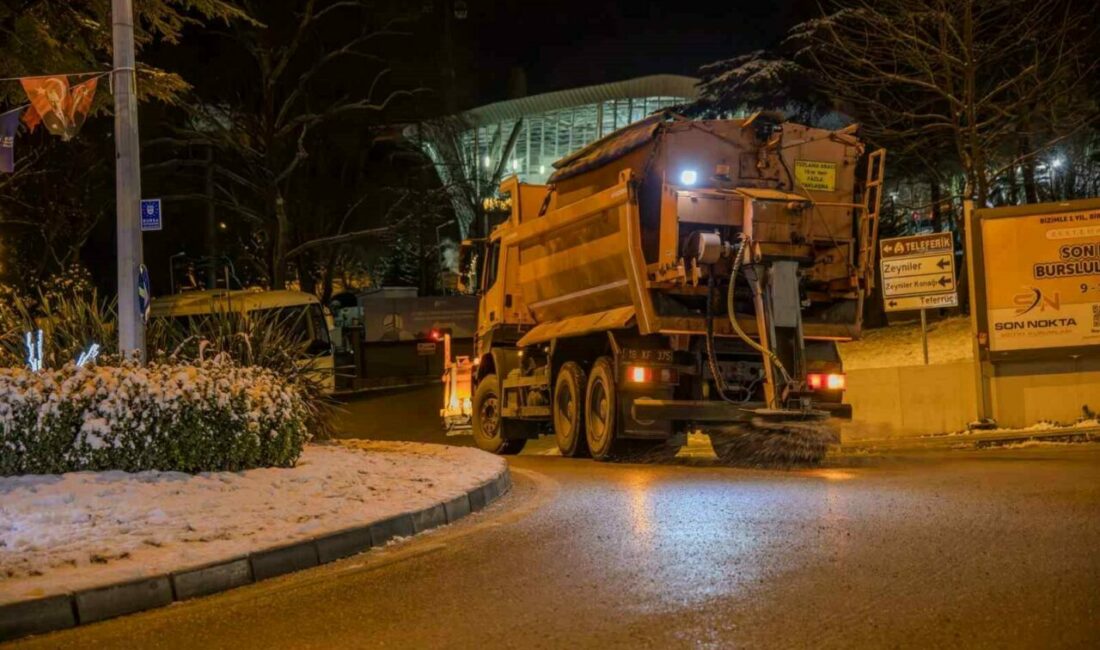 Bursa Büyükşehir Belediyesi, kent genelinde etkisini sürdüren kar yağışı ve