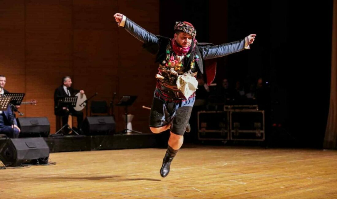 Bursa Büyükşehir Belediyesi tarafından gerçekleştirilen ‘Ege’nin İki Yakası’ konseri, Ege’nin