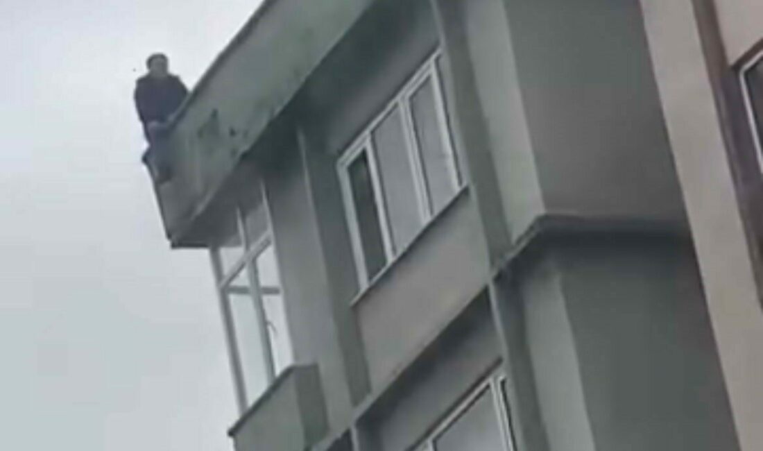 Bursa’nın Yıldırım ilçesinde bir şahıs eşiyle tartışınca çatıya çıkıp intihara
