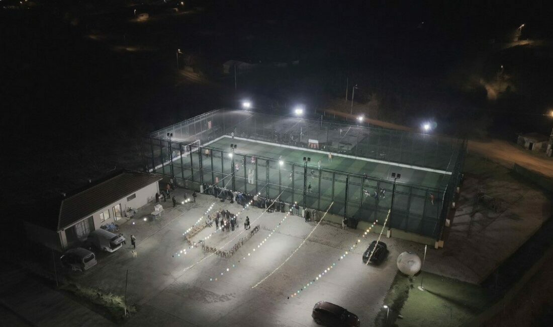 Bursa’nın Kestel ilçesinde düzenlenen Geleneksel Güner Botanik Futbol Turnuvası, gençleri