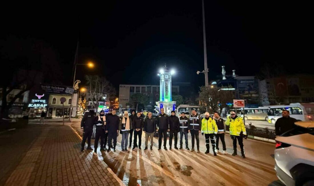 Gemlik’te protokol üyeleri, 2026 yılına halkın huzur ve güvenliği için