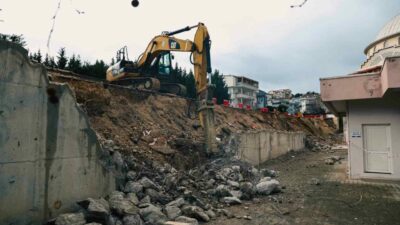 Bursa’nın Nilüfer ilçesinde Mevlana Camisi yanında geçen ay çöken istinat