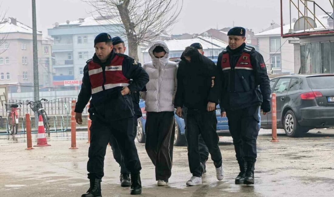 Bursa’nın İnegöl ilçesinde çaldıkları kablolarla mahalleyi internetsiz bırakan 2 şüpheli