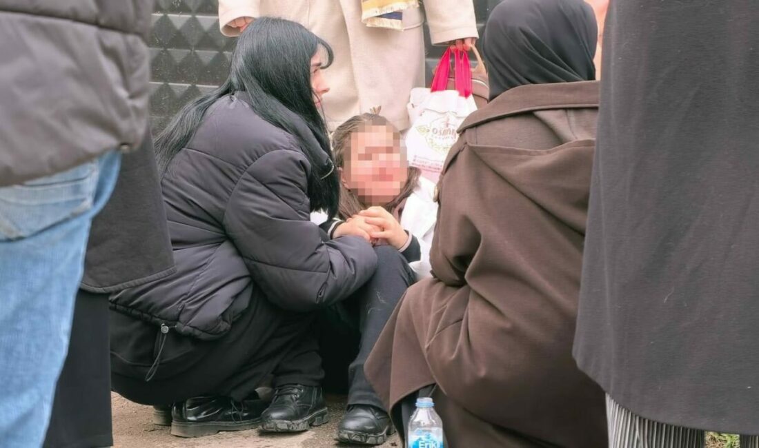 Bursa’nın İnegöl ilçesinde 2 otomobilin çarpışması sonucu 2 kişi yaralandı.