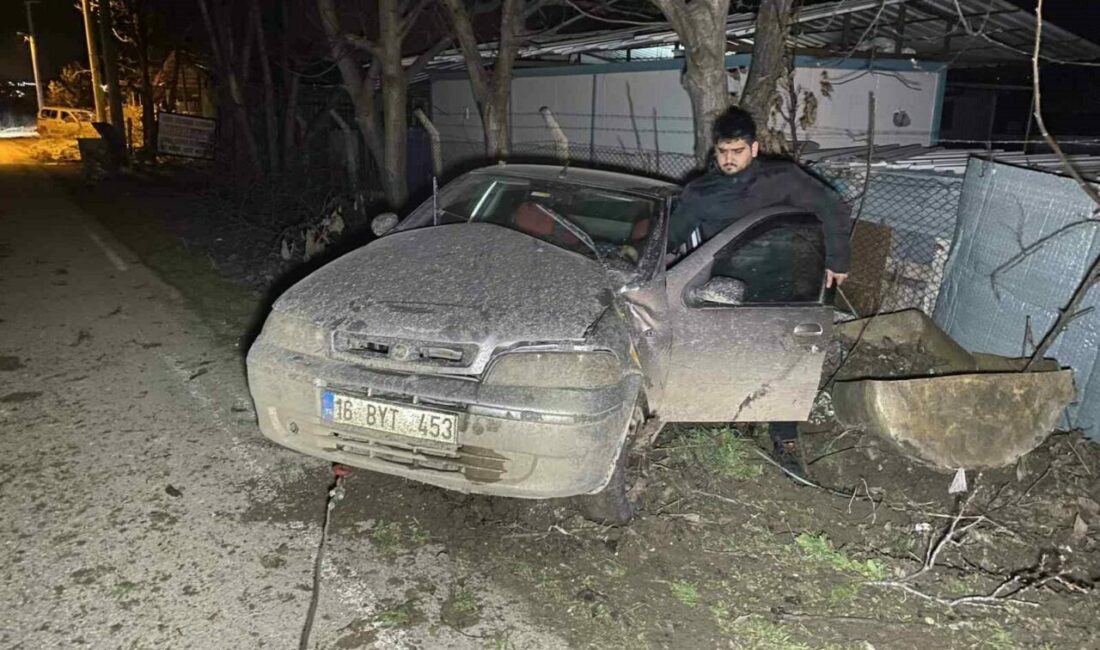 Kontrolden çıkan otomobil ağaca çarptı: 4 yaralı Bursa’nın İnegöl ilçesinde meydana gelen kazada kontrolden çıkan otomobil ağaca