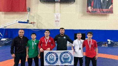 Yıldırımlı sporcular, U-17 Yıldızlar güreş grup şampiyonası’ndan 4 madalya ile