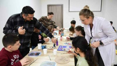 Osmangazi Belediyesi’nin “Oku-Çiz Gönder Ben Maker ile Tasarlayalım” atölyesinde okudukları