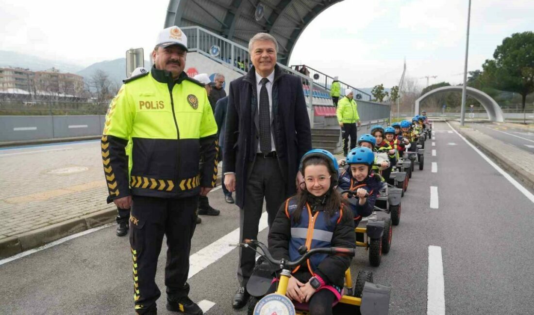 Oyak Renault, erken yaşta yol güvenliği bilinci oluşturmak amacıyla Güvenli