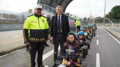 Oyak Renault, erken yaşta yol güvenliği bilinci oluşturmak amacıyla Güvenli