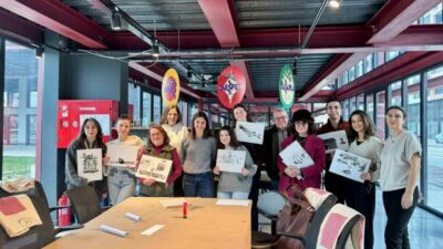 Nilüfer Belediyesi’nin düzenlediği “Depoda Sanat Var” programı, sanatseverleri deneysel üretim