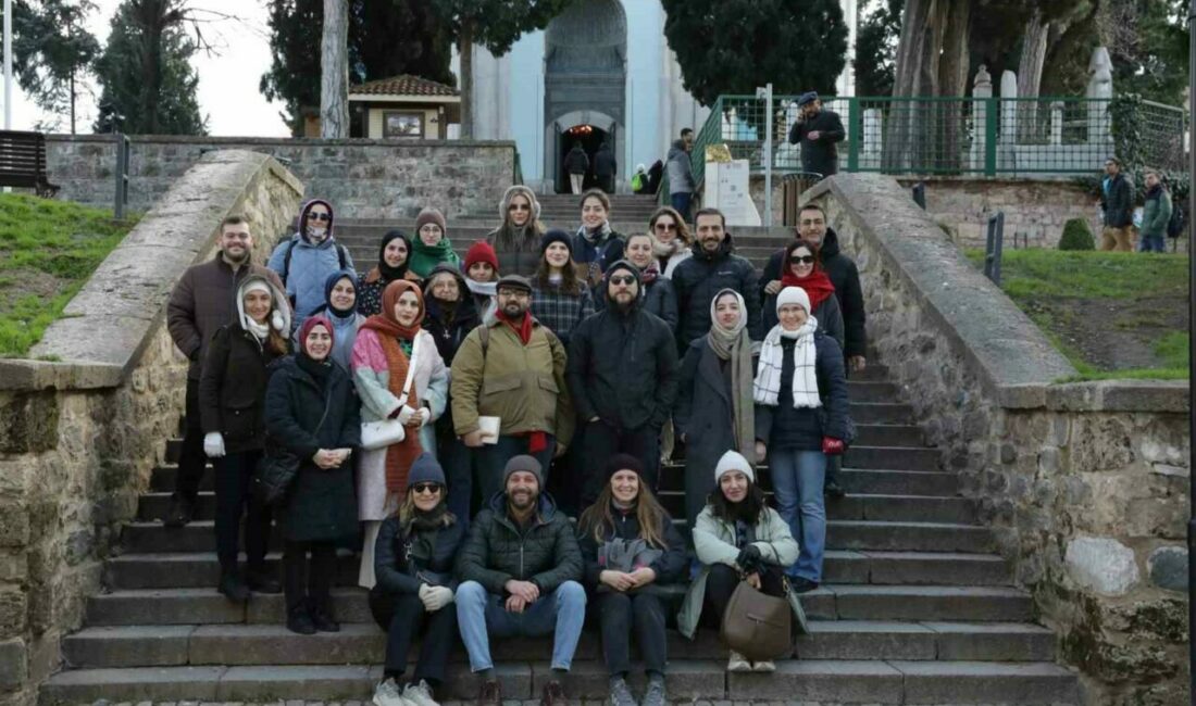 ‘Bursa Tanpınar Yılı’ etkinlikleri kapsamında ‘Tanpınar’ın İzinde Bursa’da Zaman’ gezi