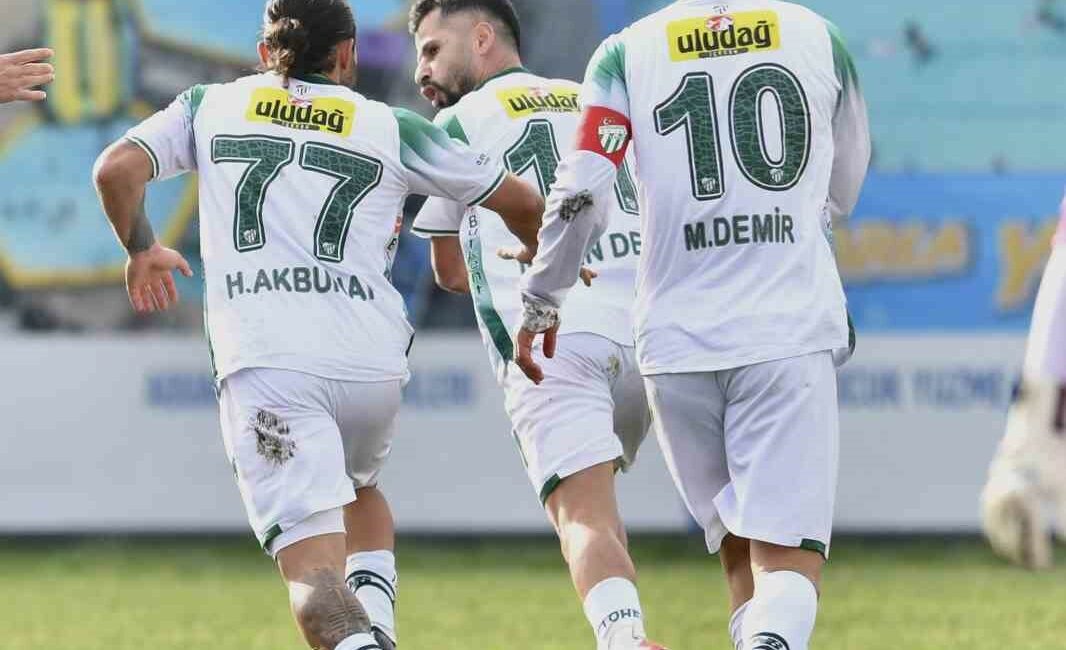  TFF 2. Lig: Arkent Arnavutköy Belediyespor: 0 – Bursaspor: 1 TFF 2. Lig Kırmızı Grup’un 21. haftasında Bursaspor, deplasmanda karşılaştığı