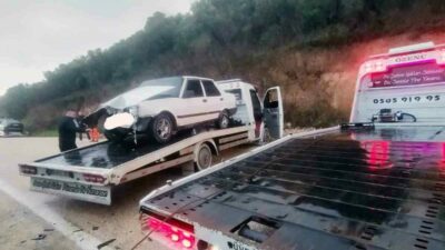 Tirilye-Mudanya yolu üzerindeki Özge Sitesi önünde bulunan keskin virajda iki