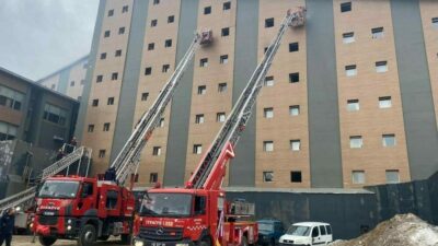 Bursa Uludağ’da 27 Mart 2025’te milli kayakçı Berkin Usta, babası